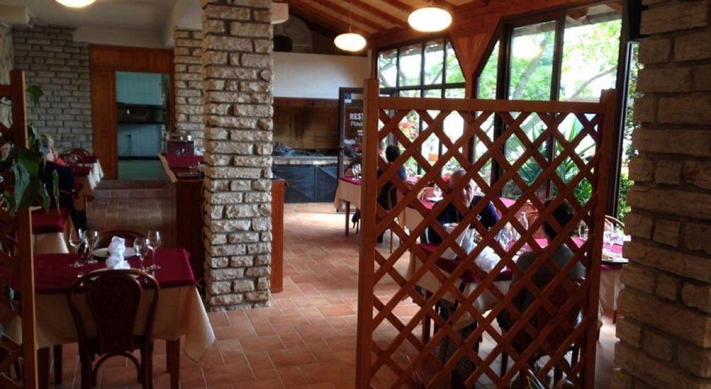 Hotel Plava Laguna Tisno Exterior photo
