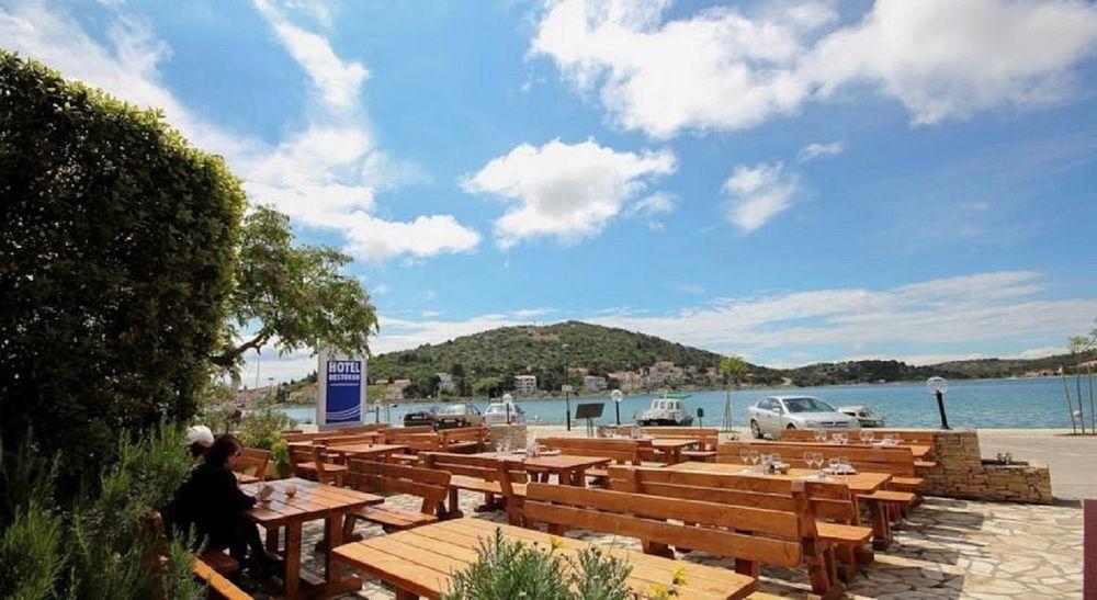 Hotel Plava Laguna Tisno Exterior photo