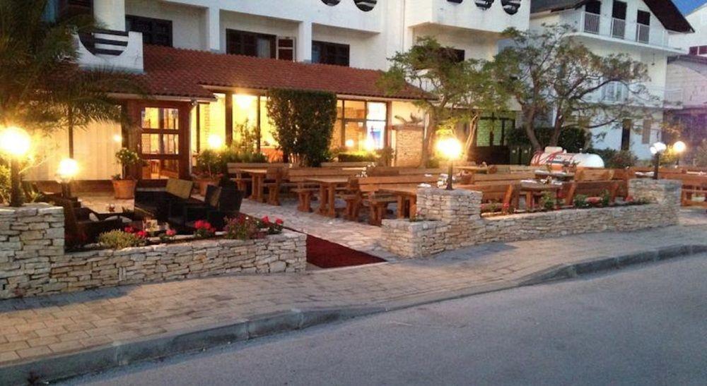 Hotel Plava Laguna Tisno Exterior photo