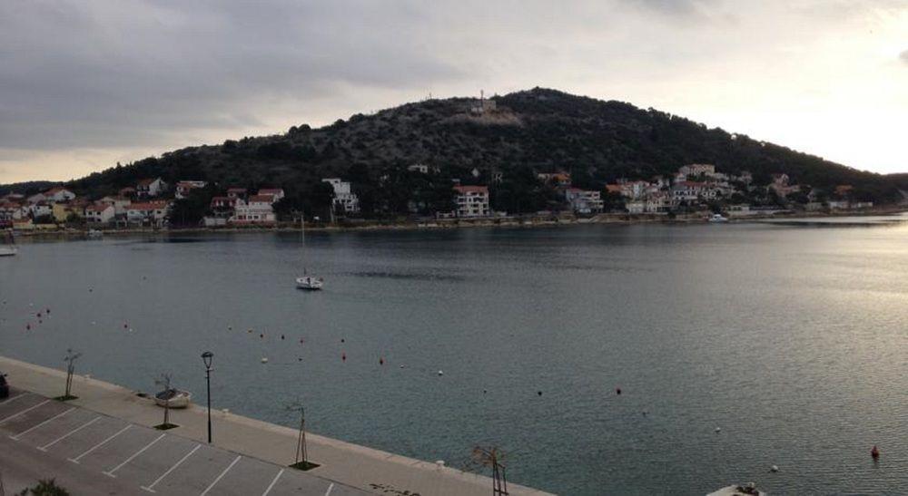 Hotel Plava Laguna Tisno Exterior photo