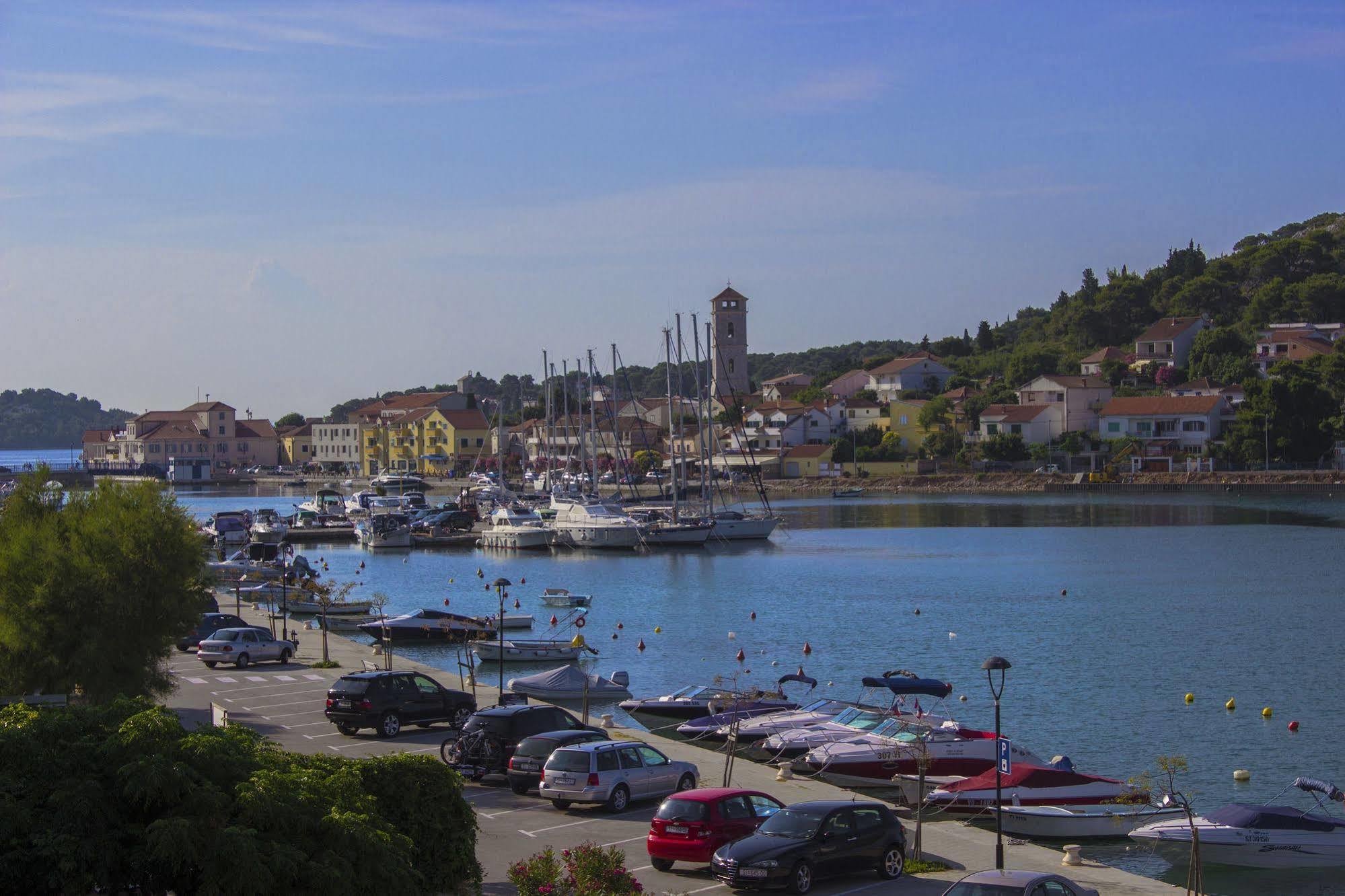 Hotel Plava Laguna Tisno Exterior photo