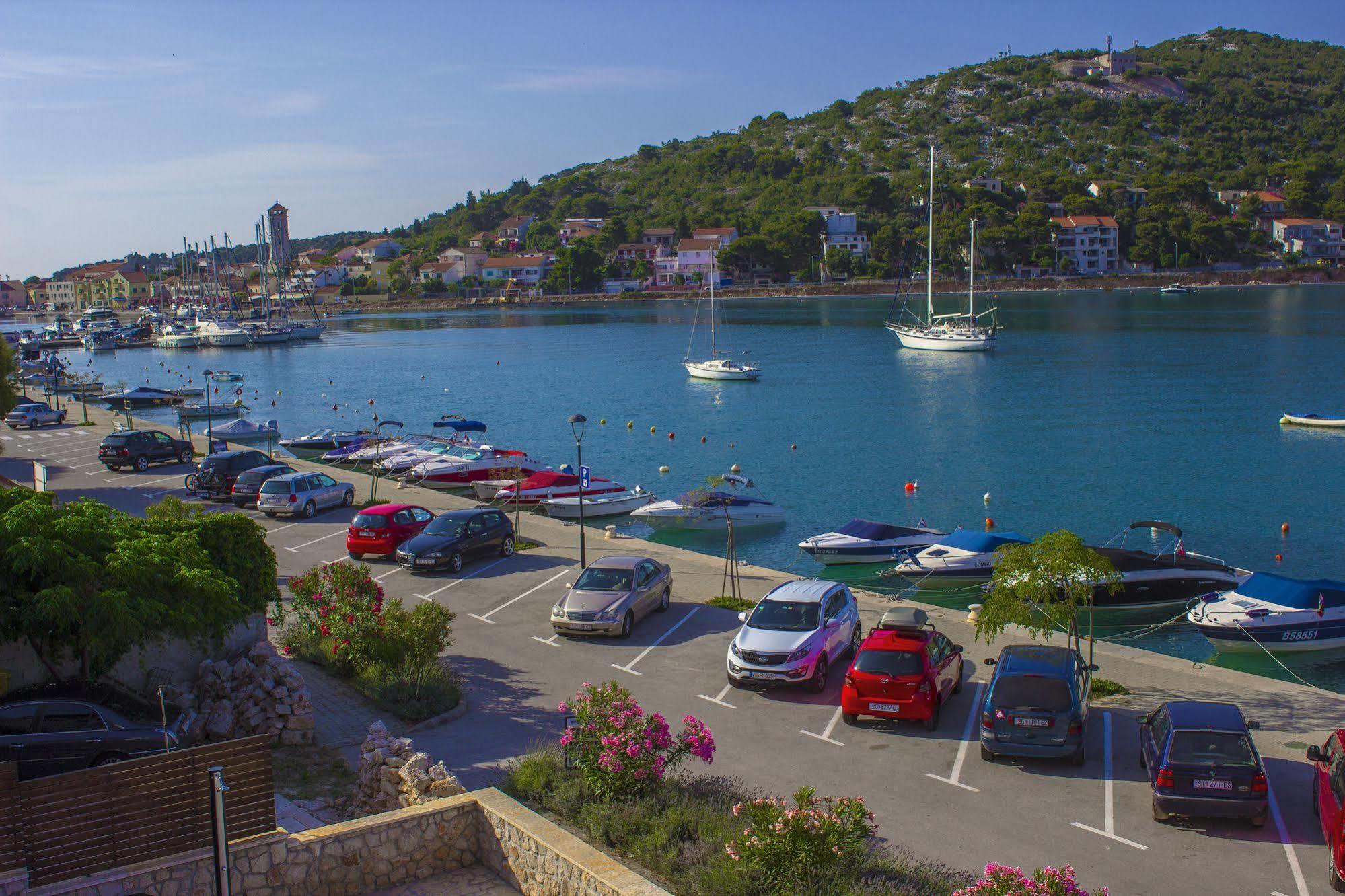 Hotel Plava Laguna Tisno Exterior photo