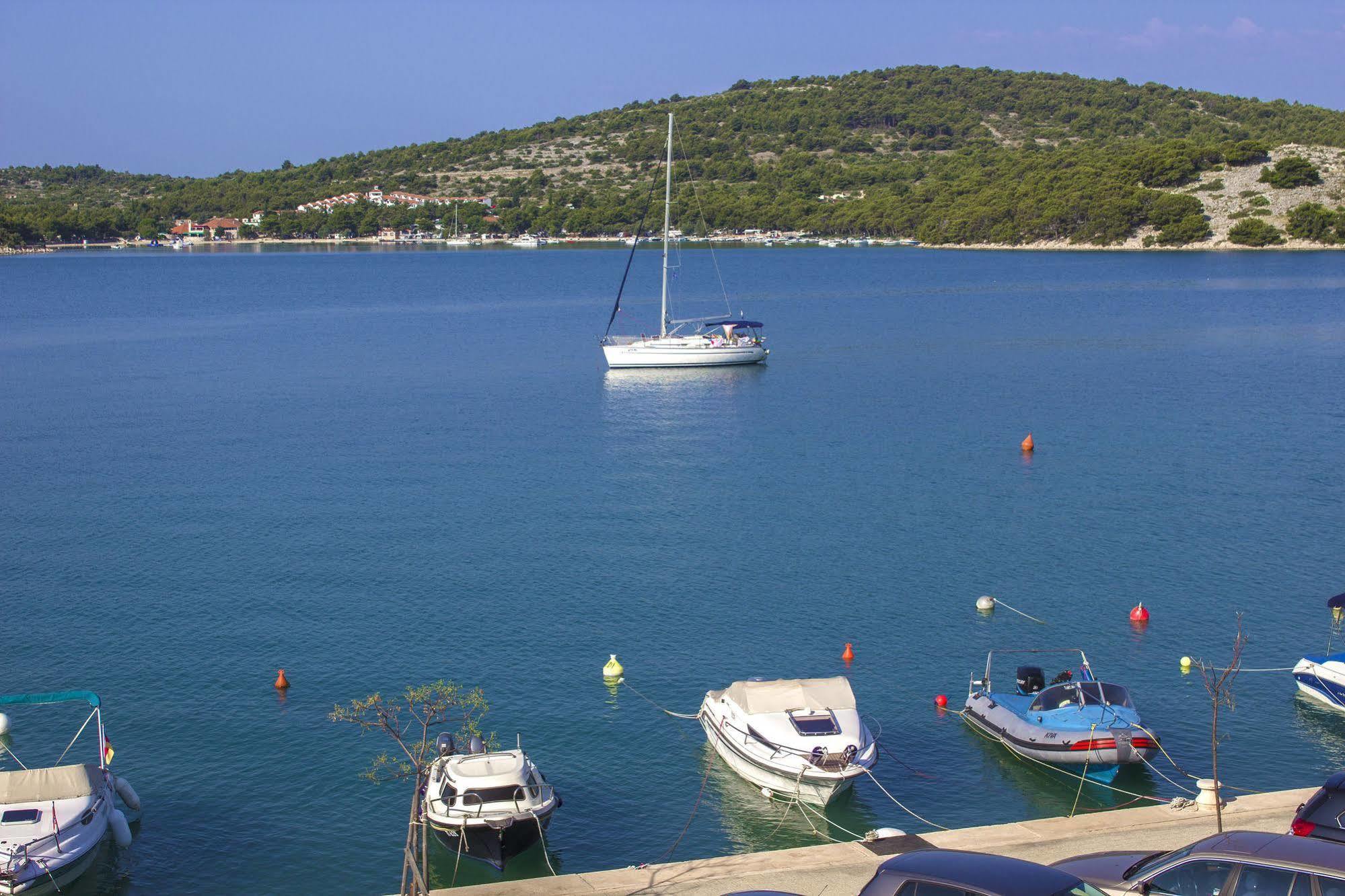 Hotel Plava Laguna Tisno Exterior photo