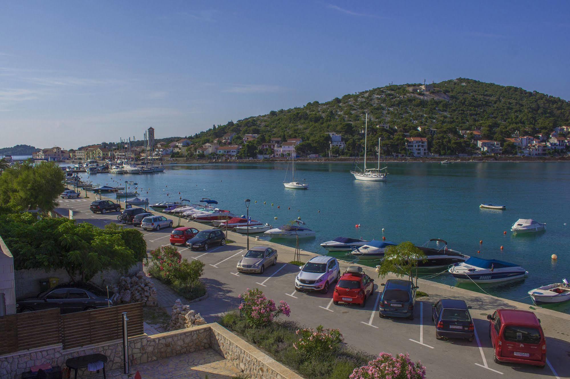 Hotel Plava Laguna Tisno Exterior photo