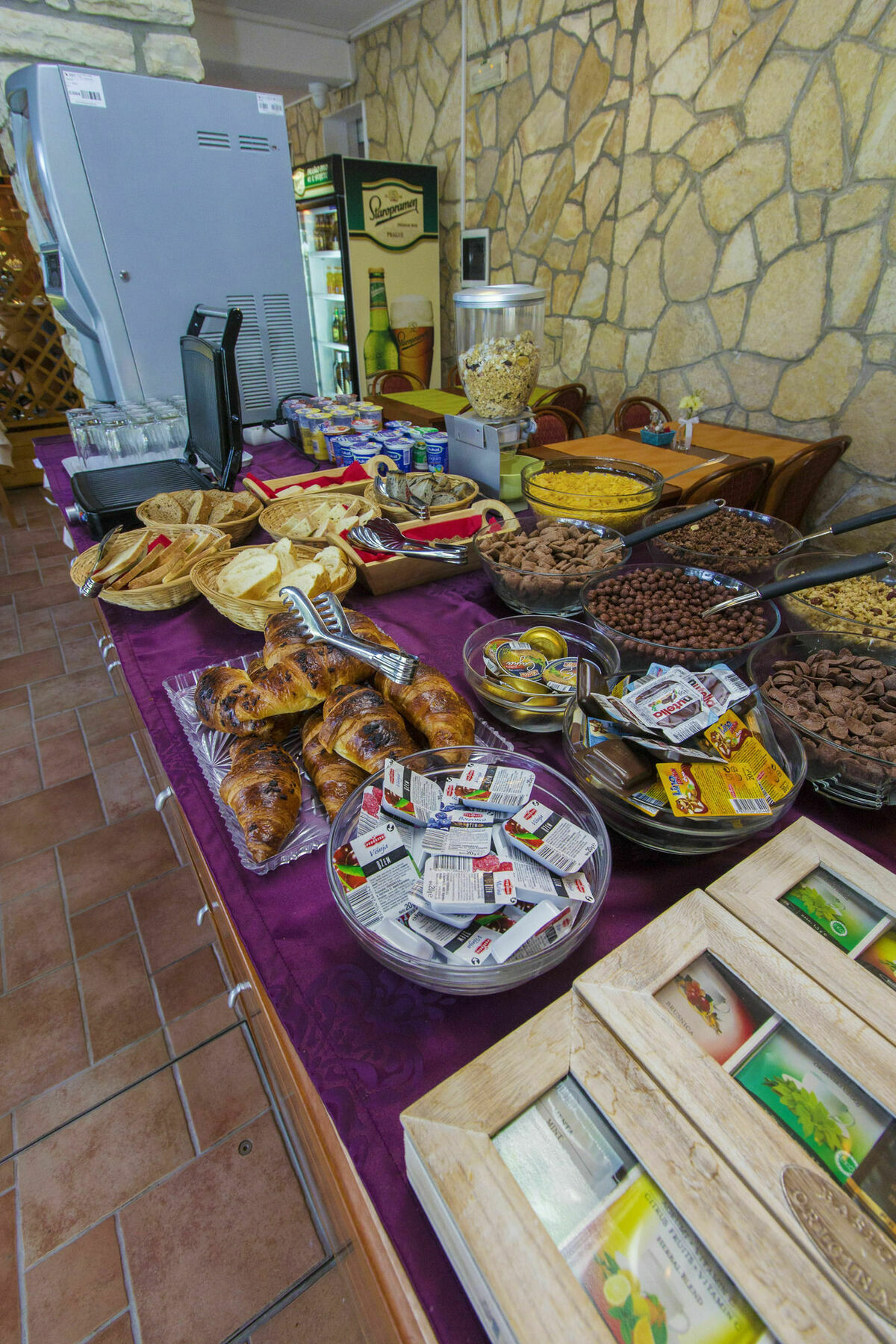 Hotel Plava Laguna Tisno Exterior photo